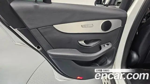 Mercedes-Benz GLC-Class 2018 — Photo 6/38
