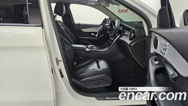 Mercedes-Benz GLC-Class 2018 — Photo 18/38