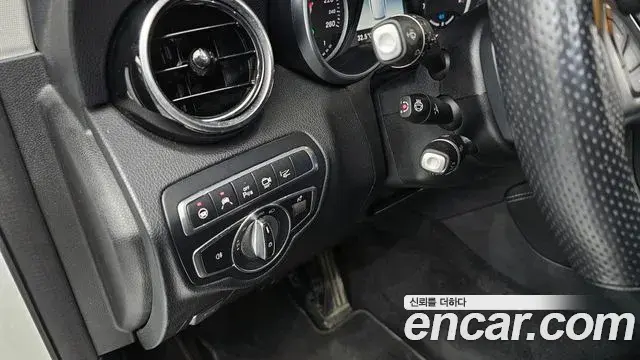 Mercedes-Benz GLC-Class 2018 — Photo 9/38