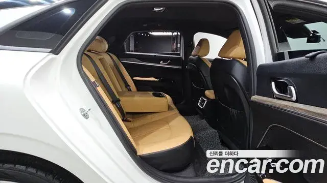Kia K5 2023 — Photo 6/34