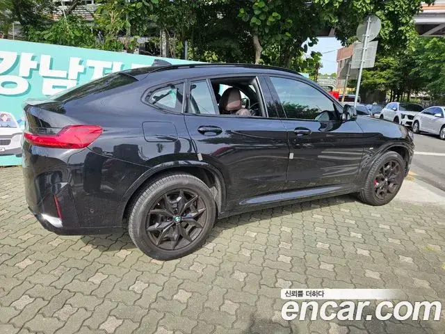 BMW X4 2022 — Фото 1/20