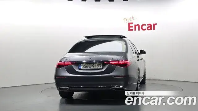 Mercedes-Benz S-Class 2021 — Photo 2/36