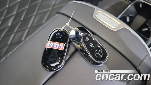 Mercedes-Benz S-Class 2021 — Photo 32/36