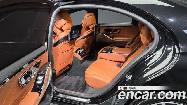 Mercedes-Benz S-Class 2021 — Photo 10/33
