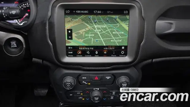 Jeep Renegade 2020 — Şəkil 12/33
