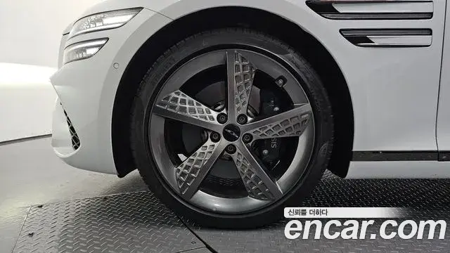 Genesis G80 2024 — Photo 12/20