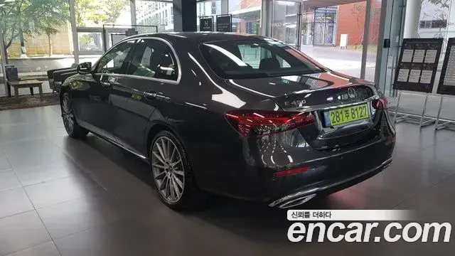 Mercedes-Benz E-Class 2023 — Фото 2/17