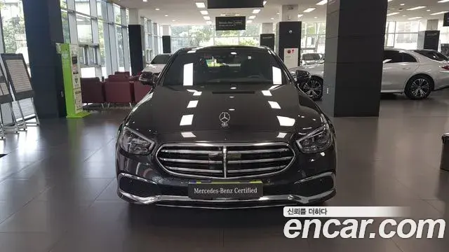 Mercedes-Benz E-Class 2023 — Фото 3/17