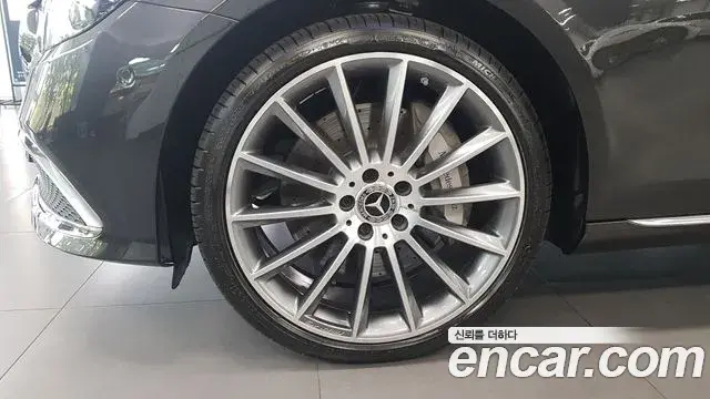 Mercedes-Benz E-Class 2023 — Фото 5/17