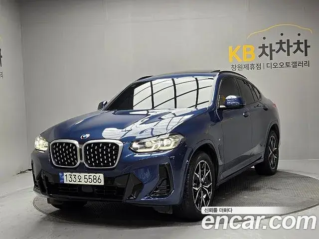 BMW X4 2022 — Photo 2/20