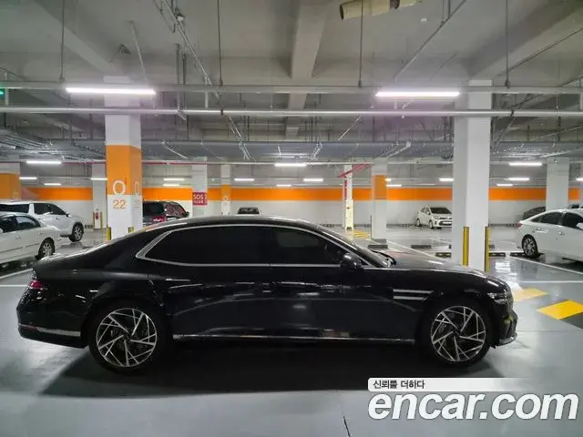 Genesis G90 2022 — ფოტო 18/18