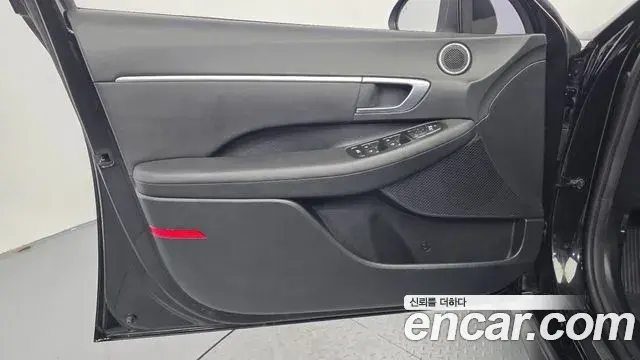 Hyundai Sonata Hybrid 2021 — Şəkil 29/32