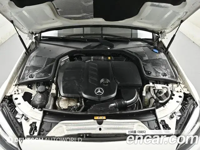 Mercedes-Benz C-Class 2019 — Photo 15/20
