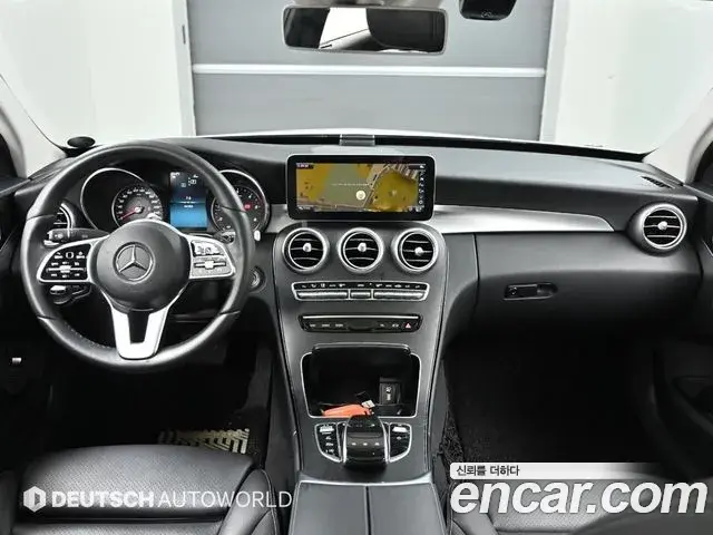 Mercedes-Benz C-Class 2019 — Photo 6/20