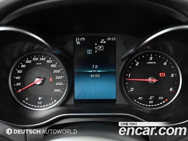 Mercedes-Benz C-Class 2019 — Photo 3/20