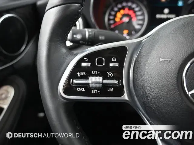 Mercedes-Benz C-Class 2019 — Photo 4/20