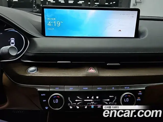 Genesis G80 2022 — Şəkil 15/18