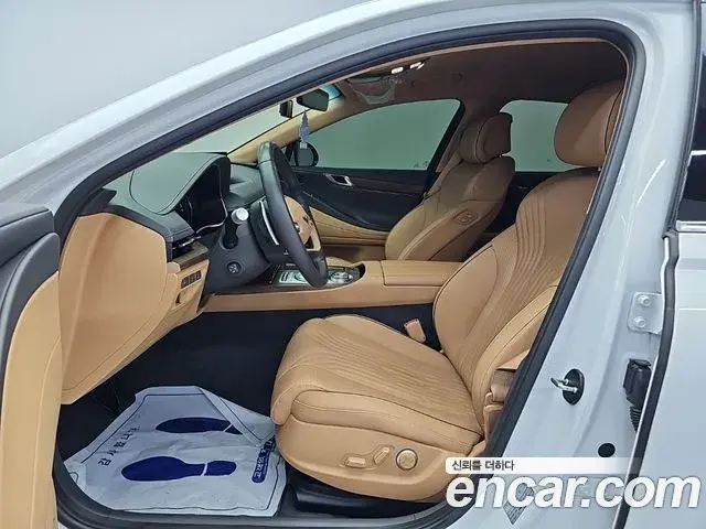 Genesis G80 2022 — Şəkil 14/18