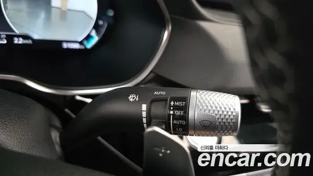 Genesis G80 2022 — Şəkil 32/33