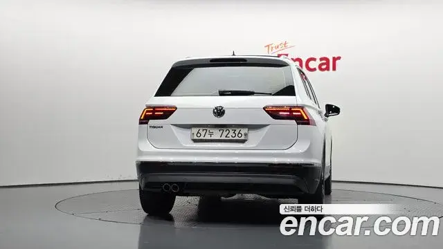 Volkswagen Tiguan 2018 — Фото 4/20