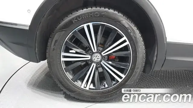 Volkswagen Tiguan 2018 — Фото 5/20