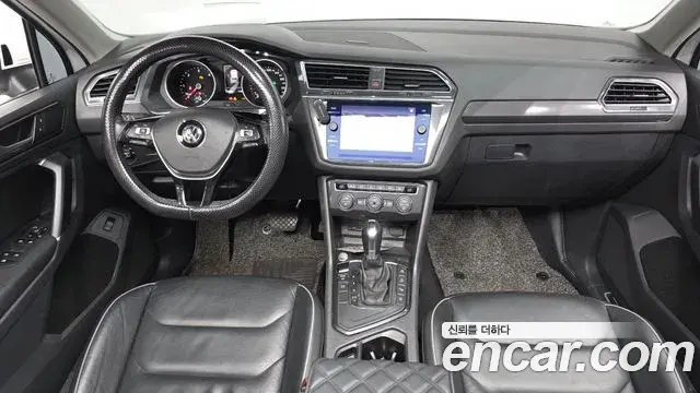 Volkswagen Tiguan 2018 — Фото 7/20