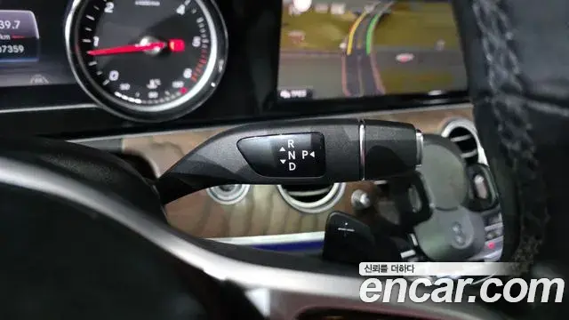 Mercedes-Benz E-Class 2020 — Şəkil 12/34