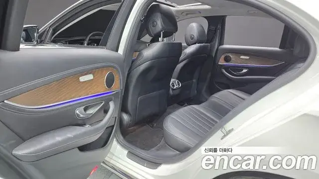 Mercedes-Benz E-Class 2020 — Şəkil 19/34