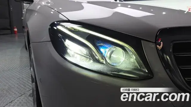 Mercedes-Benz E-Class 2020 — Şəkil 21/34
