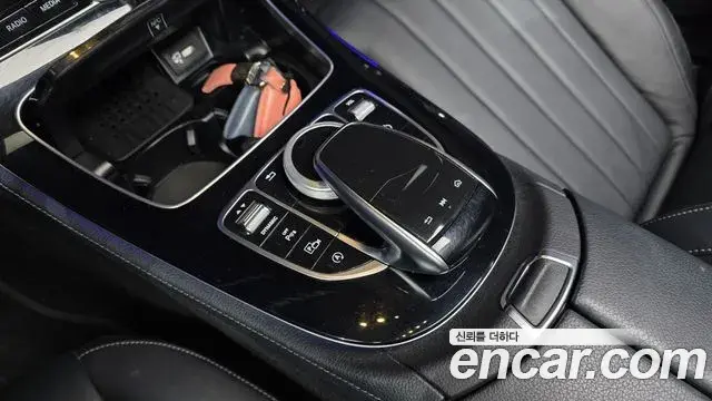 Mercedes-Benz E-Class 2020 — Şəkil 31/34