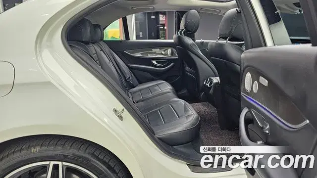 Mercedes-Benz E-Class 2019 — Şəkil 9/20