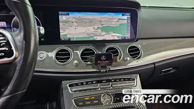 Mercedes-Benz E-Class 2019 — Şəkil 12/20