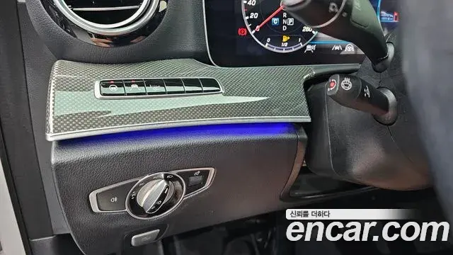 Mercedes-Benz E-Class 2019 — Şəkil 18/20