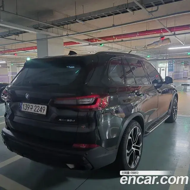 BMW X5 2023 — Photo 8/19