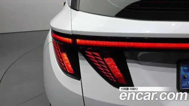 Hyundai Tucson Hybrid 2023 — ფოტო 13/30