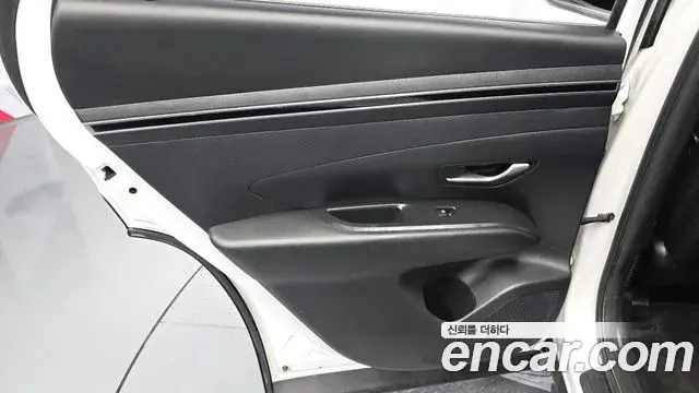 Hyundai Tucson Hybrid 2023 — ფოტო 7/30