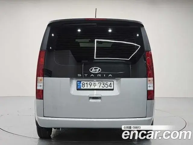 Hyundai Staria 2022 — Photo 2/20
