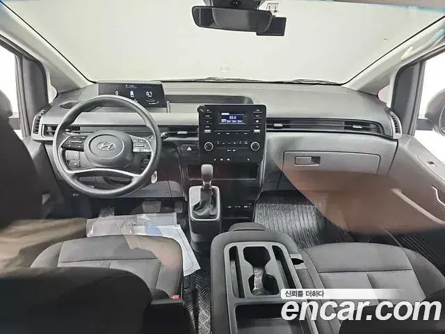 Hyundai Staria 2022 — Photo 1/20