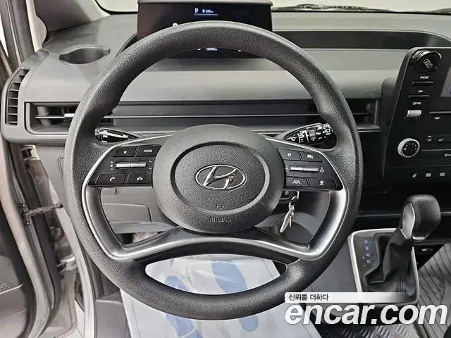 Hyundai Staria 2022 — Photo 12/20