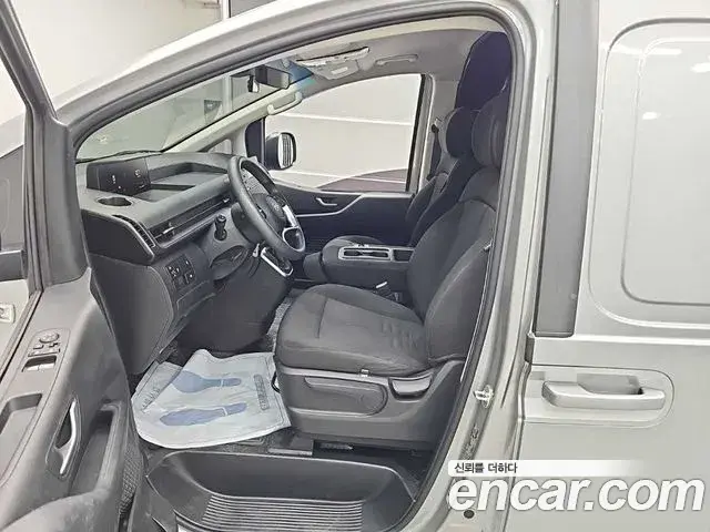 Hyundai Staria 2022 — Photo 7/20
