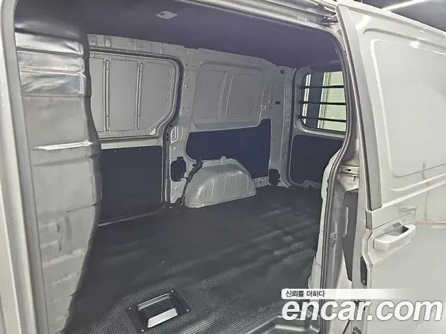 Hyundai Staria 2022 — Photo 18/20