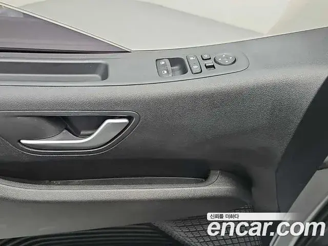 Hyundai Staria 2022 — Photo 13/20