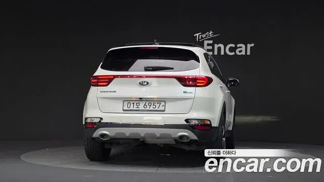 Kia Sportage The Bold 2018 — ფოტო 19/33