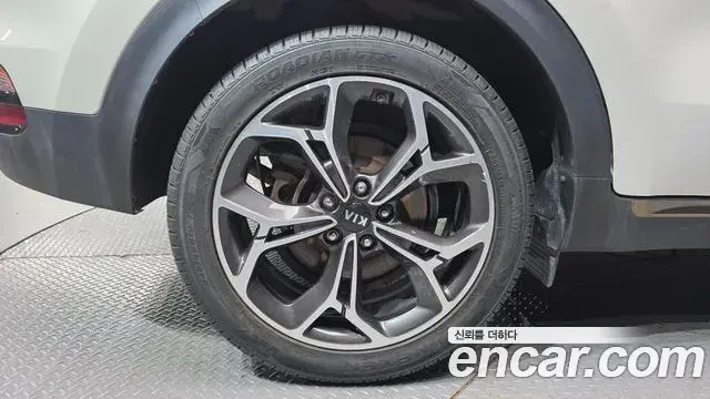 Kia Sportage The Bold 2018 — ფოტო 14/33