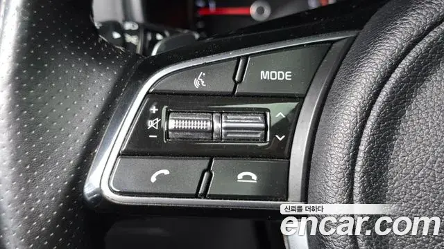 Kia Sportage The Bold 2018 — ფოტო 13/33