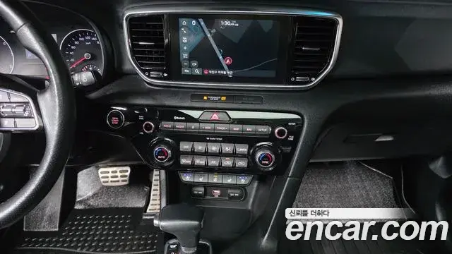 Kia Sportage The Bold 2018 — ფოტო 8/33