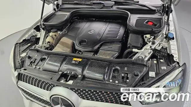 Mercedes-Benz GLE-Class 2019 — Photo 9/31