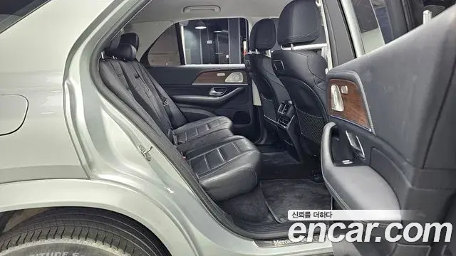 Mercedes-Benz GLE-Class 2019 — Photo 26/31