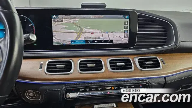 Mercedes-Benz GLE-Class 2019 — Photo 16/31