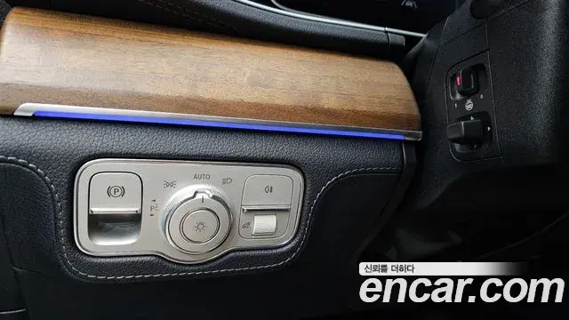Mercedes-Benz GLE-Class 2019 — Photo 3/31